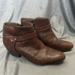 Clarks Boylan Dawn ankle boots in brown leather Womens size 10 Zipper Causal